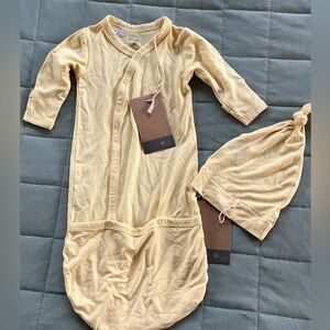 New Kyte Baby Retired Daffodil Yellow Baby Bundler & Knotted Cap Size Newborn